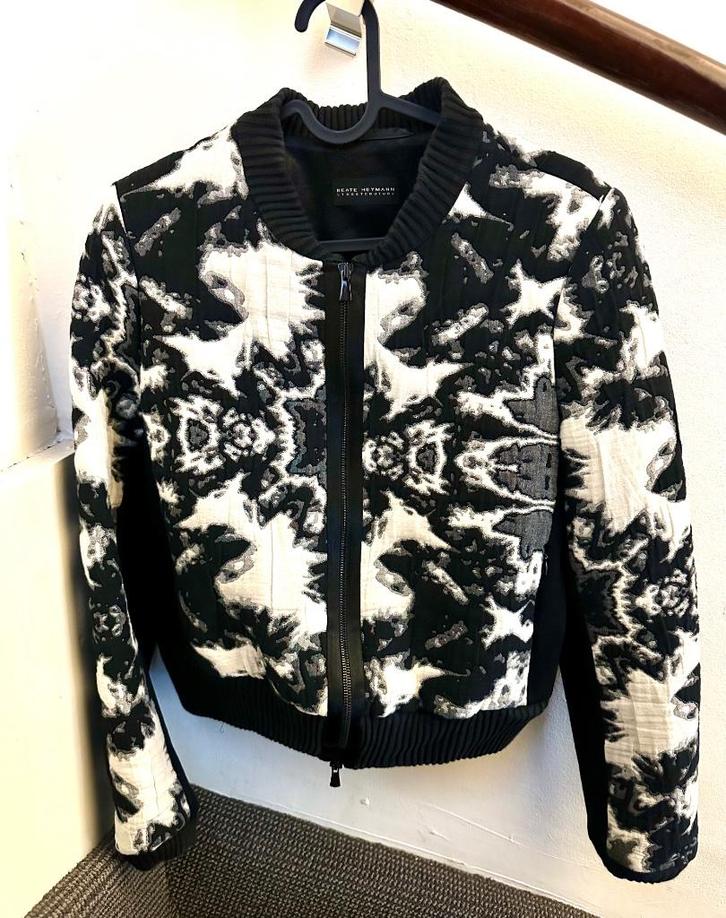 Jack Beate Heymann jasje Mt S zwart wit grijs streetcouture, Kleding | Dames, Jasjes, Kostuums en Pakken, Zo goed als nieuw, Jasje