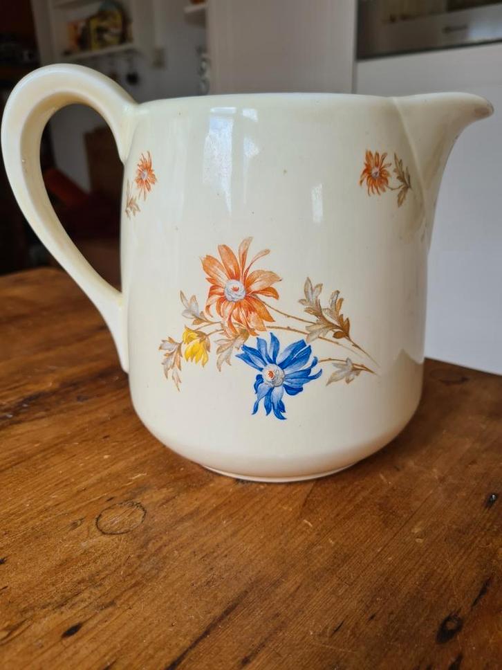 Societe ceramique,  Maestrichts aardewerk, grote melkkan., Antiek en Kunst, Antiek | Servies los, Ophalen of Verzenden
