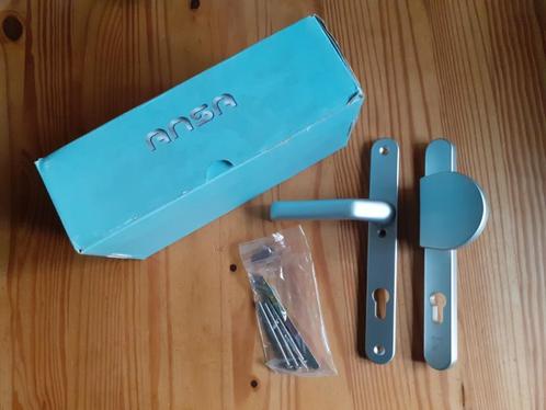 Ansa deurbeslag voor buitendeur. NIEUW, Doe-het-zelf en Verbouw, Hang- en Sluitwerk, Nieuw, Klink of Kruk, Rvs, Ophalen of Verzenden