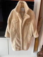 NA-KD winterjas, maat 40, Ophalen of Verzenden, Zo goed als nieuw, Maat 38/40 (M), Beige