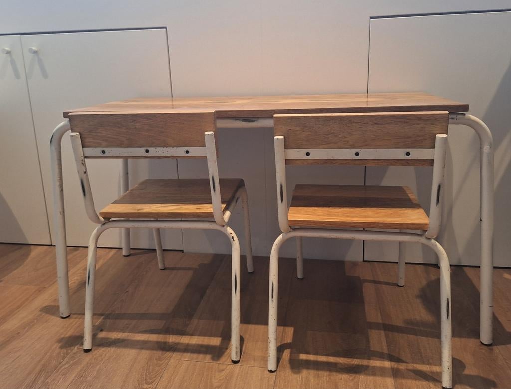 Mooi kinderbureau en stoelen van kidsdepot, Ophalen