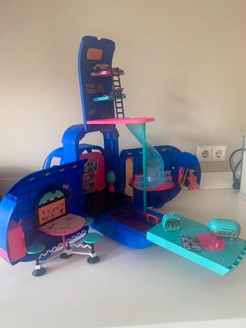 Heel veel LOL (poppen, camper clubhouse) beschikbaar voor biedingen