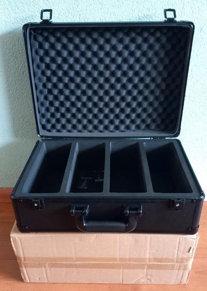 Case voor 156 slabs, Hobby en Vrije tijd, Verzamelkaartspellen | Pokémon, Zo goed als nieuw, Ophalen of Verzenden