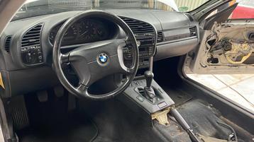 BMW E36 Coupe Dashboardkast - Zeer Nette Staat! beschikbaar voor biedingen