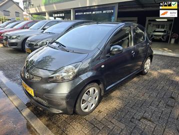 Toyota Aygo 1.0-12V + | 2E EIGENAAR | 12MND GARANTIE | NW KO beschikbaar voor biedingen