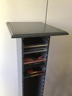CD toren gemaakt van corian. Hoogte 127 cm, Huis en Inrichting, Woonaccessoires | Cd- en Dvd-rekken, Ophalen, Kunststof, Zo goed als nieuw