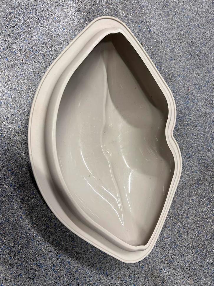 Banketbakkers Mal Lippen/mond - 25x14cm, Huis en Inrichting, Keuken | Potten en Pannen, Gebruikt, Pot, Bus of Blik, Overige materialen