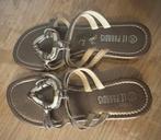 Gouden sandalen maat 36 - Zo goed als nieuw, Kleding | Dames, Schoenen, Ophalen of Verzenden, Zo goed als nieuw, Sandalen of Muiltjes