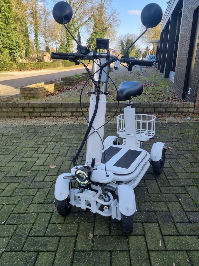 Hele mooie " jeugdige" scootmobiel, Diversen, Brommobielen en Scootmobielen, Nieuw, Overige merken, 26 t/m 35 km, 11 t/m 15 km/u