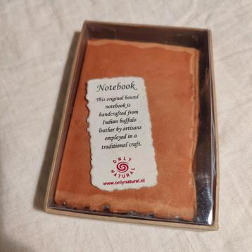 Notebook gemaakt van leer beschikbaar voor biedingen