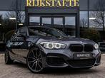 BMW 1-serie M140i xDrive High Executive|H&K|REMUS|19'', Auto's, Gebruikt, Alcantara, 340 pk, 14 km/l