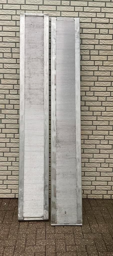 Aluminium oprijplaten 2 setjes, Auto diversen, Aanhangwagen-onderdelen, Zo goed als nieuw, Ophalen of Verzenden