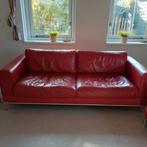 Gratis afhalen: rode leren bank, Huis en Inrichting, Banken | Bankstellen, Ophalen, Gebruikt, Driepersoons, 200 tot 250 cm