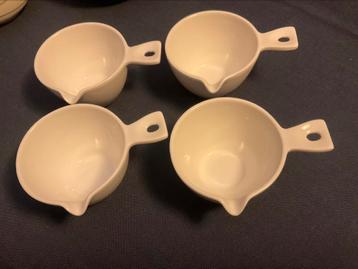 4 witte schaaltjes SELECT DINNERWARE steel+tuitje beschikbaar voor biedingen