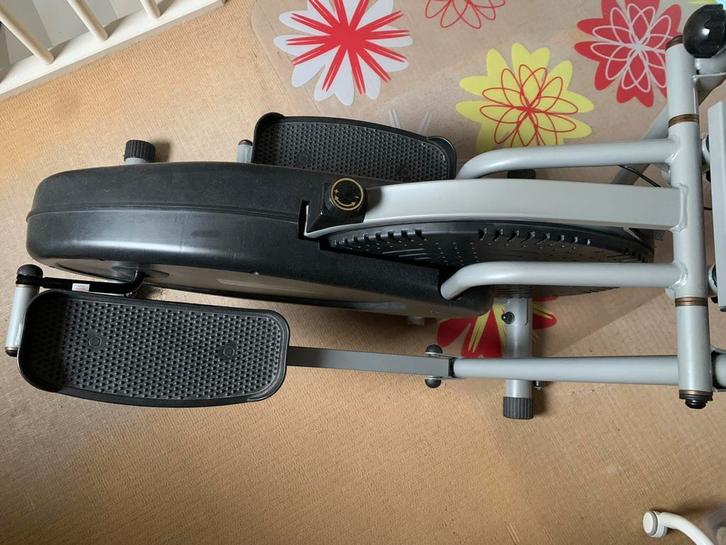 Oude Crosstrainer - Goedkoop!, Sport en Fitness, Fitnessapparatuur, Gebruikt, Crosstrainer, Benen, Metaal, Ophalen