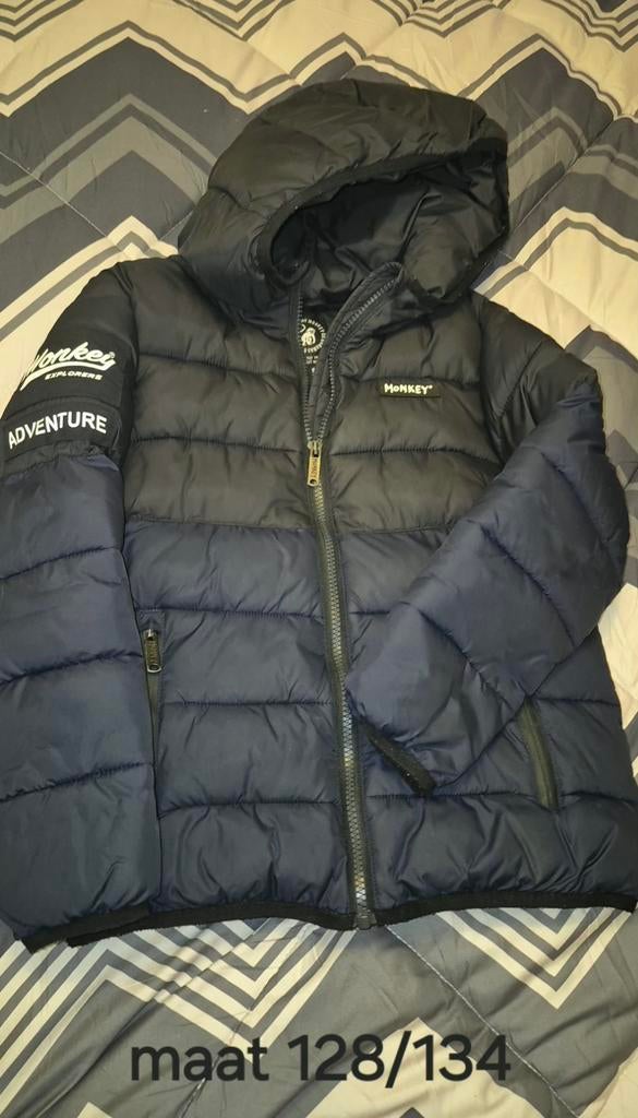 Stoere winterjas Monkey maat 128/134, Monkey, Ophalen of Verzenden, Zo goed als nieuw, Jongen