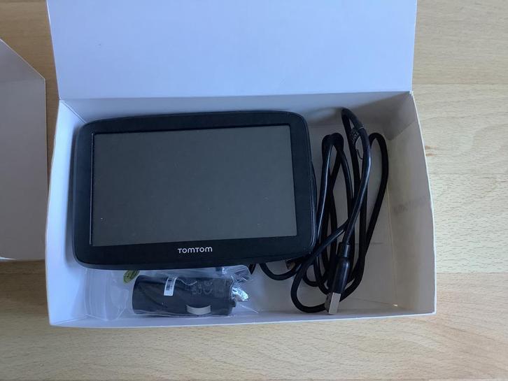 tomtom go classic 5” nieuwstaat wifi recente kaart, Auto diversen, Autonavigatie, Zo goed als nieuw, Ophalen