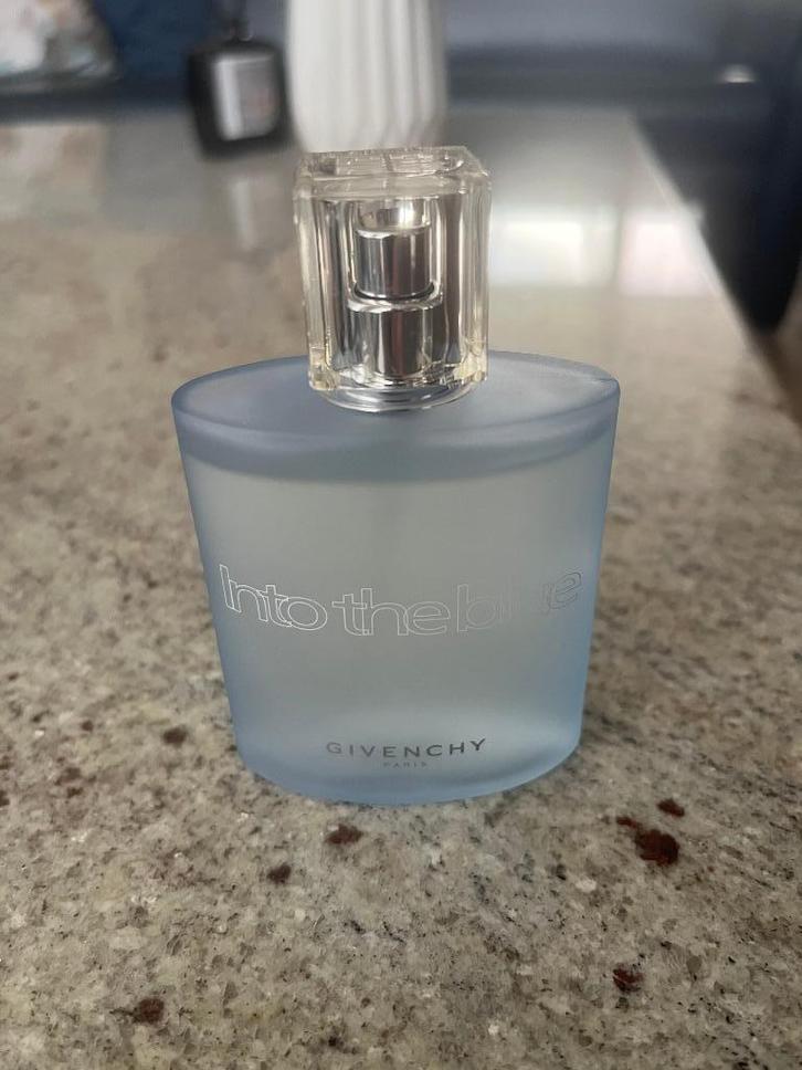 Givenchy Into The Blue Eau De Toilette 50 ml, Sieraden, Tassen en Uiterlijk, Uiterlijk | Parfum, Nieuw, Ophalen of Verzenden