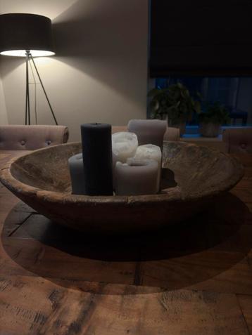 Grote Massieve houten schaal. beschikbaar voor biedingen