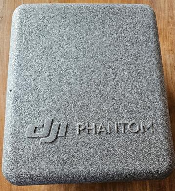 Drone DJI Phantom 4 met toebehoren beschikbaar voor biedingen