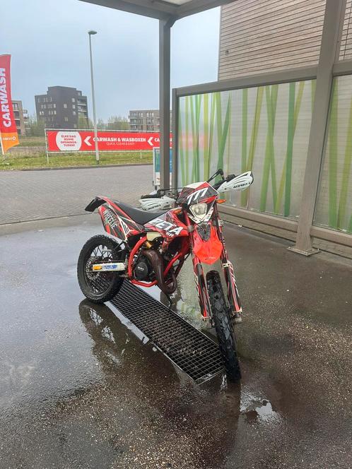 Beta RR 50 factory enduro, Fietsen en Brommers, Brommers | Tuning en Styling, Zo goed als nieuw, Ophalen
