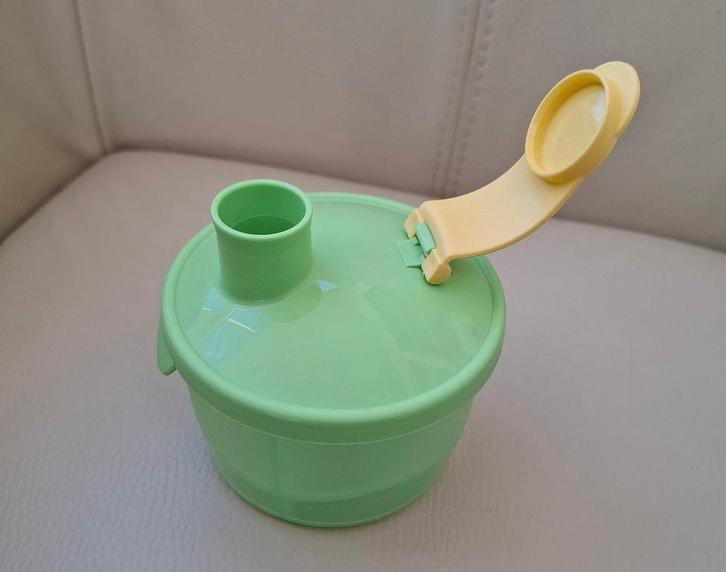 Melkbusje, vakkenbusje of en meer Tupperware, Huis en Inrichting, Keuken | Tupperware, Zo goed als nieuw, Bus of Trommel, Geel