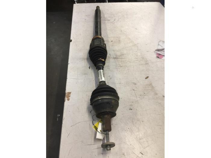 Aandrijfas rechts-voor van een Volvo V70, Auto-onderdelen, Remmen en Aandrijving, Gebruikt, 3 maanden garantie, Ophalen of Verzenden