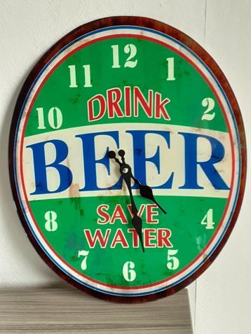 vintage wandklok bier beschikbaar voor biedingen