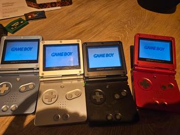 Gameboy advance sp 4 stuks, met 2 opladers beschikbaar voor biedingen