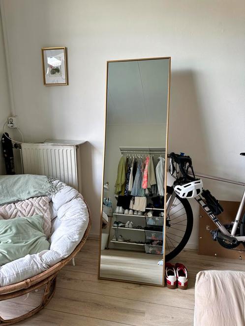MAISONS DU MONDE – HUGO Gold Metal Standing Mirror, Huis en Inrichting, Woonaccessoires | Spiegels, Zo goed als nieuw, 50 tot 75 cm
