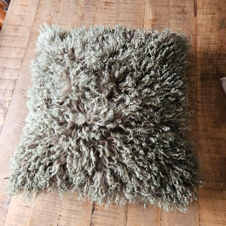 Groot Groenlands Schapenwol Kussen, Huis en Inrichting, Woonaccessoires | Kussens, Nieuw, Groen, Vierkant, Ophalen of Verzenden