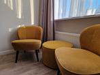 2 Woood Sara fauteuils okergeel met poef, Huis en Inrichting, Fauteuils, Ophalen, Hout, Minder dan 50 cm, Minder dan 75 cm