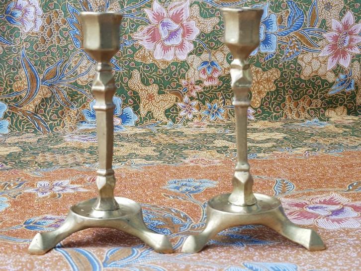 Mooi stel antieke Engelse koperen kandelaars 13,8 cm. 1850., Antiek en Kunst, Antiek | Kandelaars, Koper of Brons, Ophalen of Verzenden