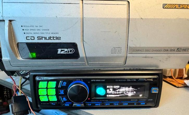 Alpine CD Wisselaar CHA-1214 & Autoradio CDA-117Ri, Auto diversen, Autoradio's, Gebruikt, Ophalen of Verzenden