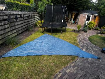 Schaduwdoek beschikbaar voor biedingen