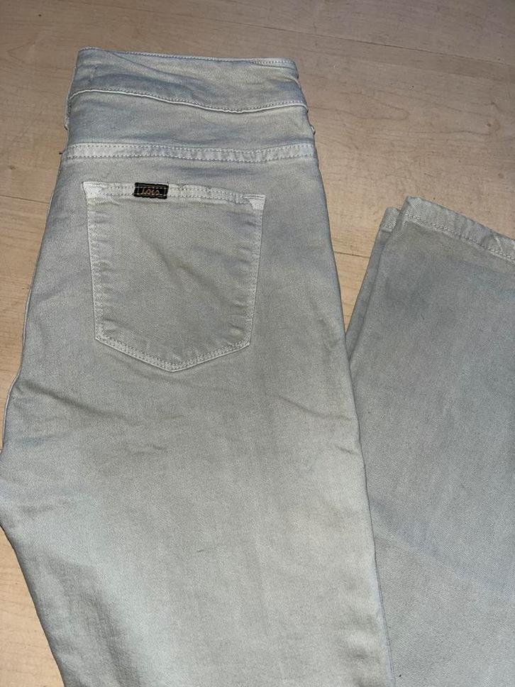 LOIS FLARED jeans in een mooie groen/grijze kleur mt27/32, Kleding | Dames, Spijkerbroeken en Jeans, Gedragen, W27 (confectie 34) of kleiner