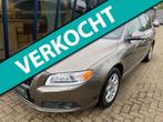 Volvo V70 2.5FT Momentum 230PK H.LEER / ECC / PDC / YOUNGTIM, Gebruikt, Zwart, Bruin, Leder en Stof