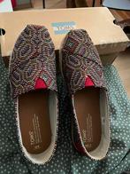 TOMS  Woven L = 8 / R = 8,5  ONPAAR ( 3 mm verschil), Ophalen of Verzenden, Zo goed als nieuw, Espadrilles of Moccasins