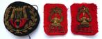 Uniform embleem Pet en revers van PTT Muziek   '60, Verzamelen, Militaria | Algemeen, Verzenden, Overige soorten, Nederland, Embleem of Badge