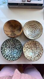 Kokosnoot bakjes met parelmoer aan de binnenkant, Ophalen, Zo goed als nieuw, Overig