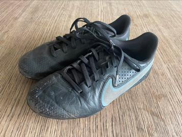 Nike voetbalschoenen maat 33 beschikbaar voor biedingen