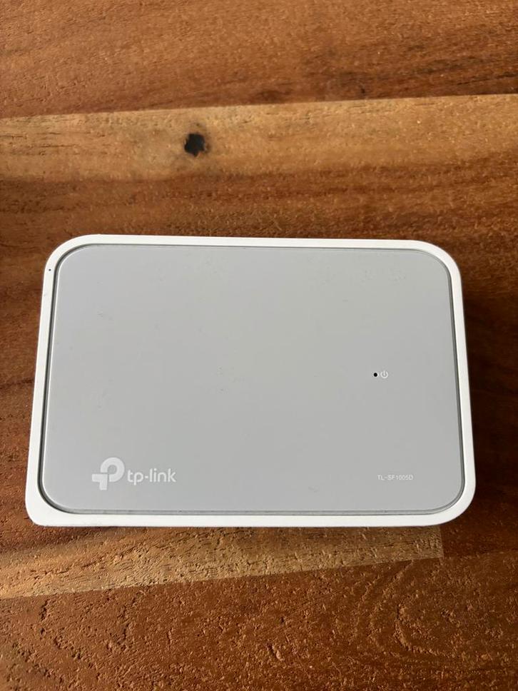 TP-Link TL-SF1005D - 5-poorts Fast Ethernet Switch, Computers en Software, Netwerk switches, Zo goed als nieuw, Ophalen of Verzenden