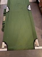 Groen veldbed in goede conditie, Tuin en Terras, Ligbedden, Ophalen, Zo goed als nieuw, Metaal, Inklapbaar