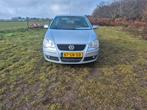 Volkswagen Polo 1.4 55KW 2006 Grijs, Auto's, Voorwielaandrijving, 74 pk, Zwart, Origineel Nederlands