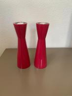 Twee kandelaars hoog modern Cerise kleur grote theelichten, Overige kleuren, 25 tot 50 cm, Ophalen of Verzenden, Zo goed als nieuw