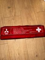 Mitsubishi auto-verbandtas met gevarendriehoek, Ophalen of Verzenden, Zo goed als nieuw