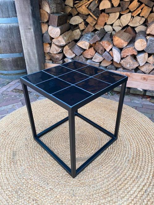 Bijzettafeltje 40x40 staal & tegels zwart glans (nieuw), Huis en Inrichting, Tafels | Bijzettafels, Nieuw, Vierkant, Minder dan 45 cm