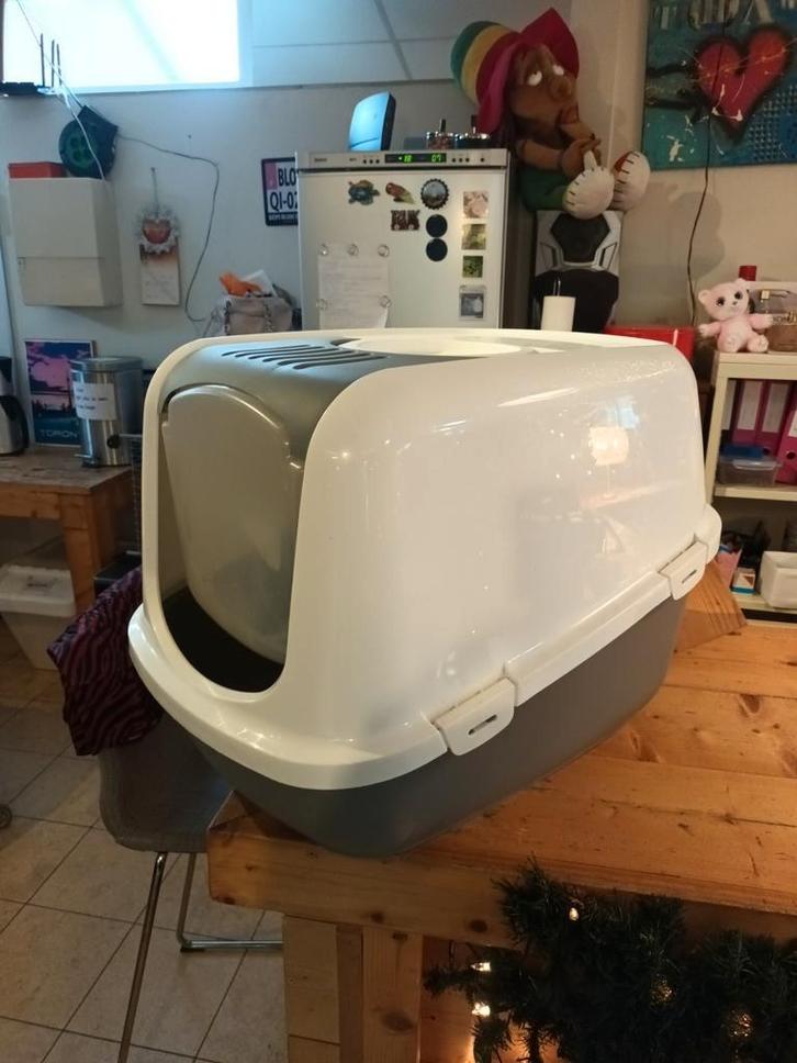 Grote kattenbak. Klein scheurtje in, Dieren en Toebehoren, Kattenbakken, Zo goed als nieuw, Ophalen of Verzenden