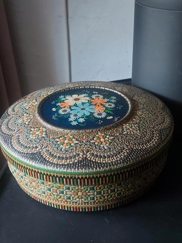 Mooi groot sleets Brocante mozaïek/kraaltjes trommel  beschikbaar voor biedingen
