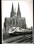 NS SBB Treinfoto TEE voorde Dom in Keilen. Spoorwegen, Verzamelen, Spoorwegen en Tramwegen, Verzenden, Gebruikt, Trein, Overige typen